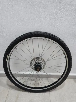 Rueda bici 26 delantera disco Kenda