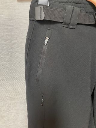 Pantalón de montaña y nieve