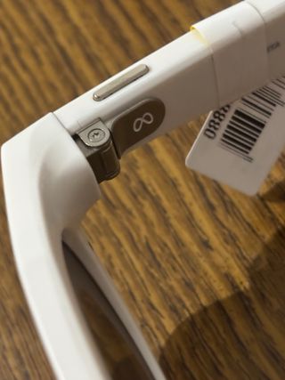 Occhiali Oakley x Meta con fotocamera