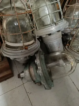 Lote 7 Lámparas Industriales Antiguas