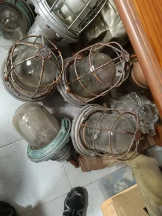 Lote 7 Lámparas Industriales Antiguas