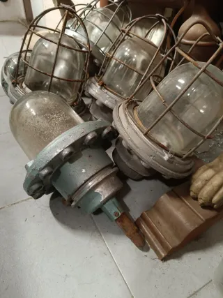 Lote 7 Lámparas Industriales Antiguas