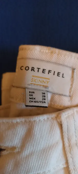 Vaqueros skinny Cortefiel blanco roto