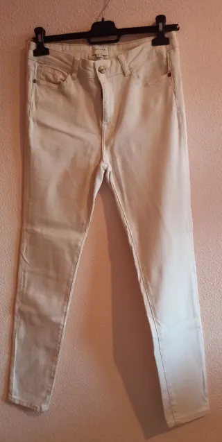 Vaqueros skinny Cortefiel blanco roto