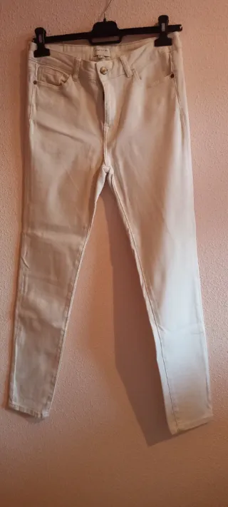 Vaqueros skinny Cortefiel blanco roto