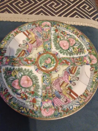 Plato de porcelana china decorado