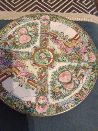 Plato de porcelana china decorado
