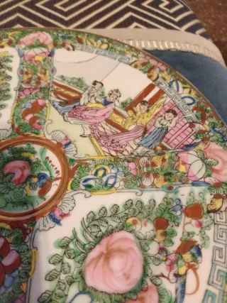 Plato de porcelana china decorado