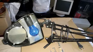 Lámpara lupa articulada escritorio