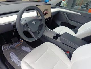 Tesla Model Y Performance 4WD 338 kW (460 CV)