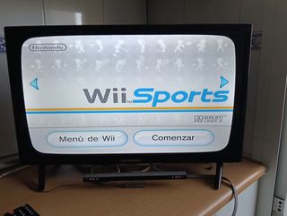 Ninteno Wii + Wii Sports.