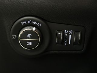 Jeep Compass eHybrid 1.5 MHEV Longitude DCT 96 kW (130 CV)