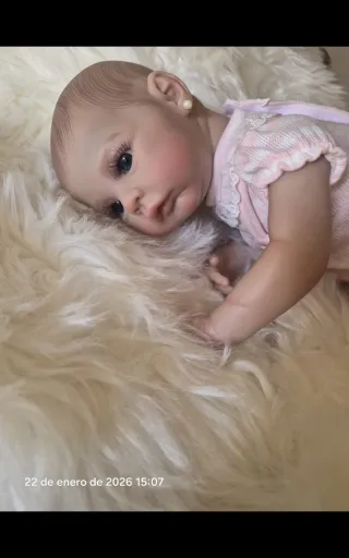 Bebé Reborn realista con chupete