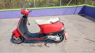 Vespa LX 50 2T Roja