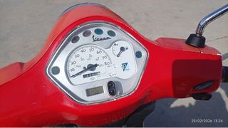Vespa LX 50 2T Roja