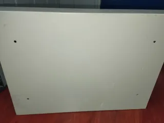 Cajón metálico guarda llaves