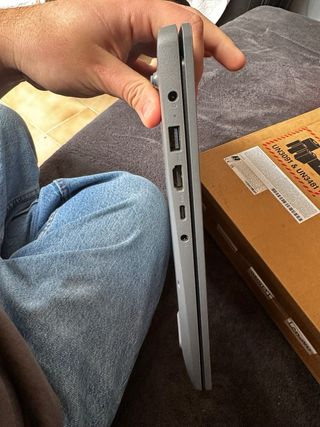 Portátil Lenovo Slim 3 Ryzen 5 512GB