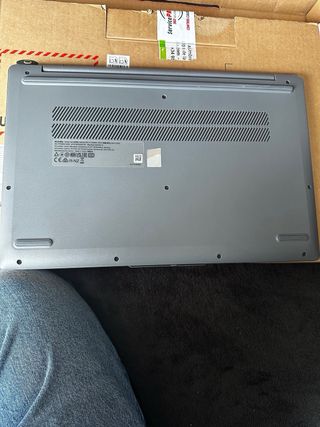 Portátil Lenovo Slim 3 Ryzen 5 512GB