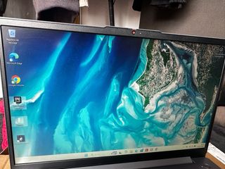 Portátil Lenovo Slim 3 Ryzen 5 512GB