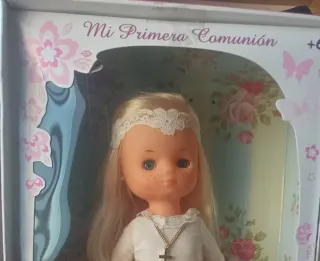 Muñeca Leslie Mi Primera Comunión Famosa