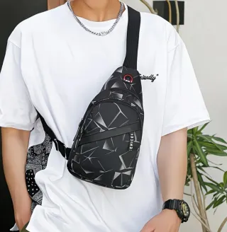 Bolsa de Ombro Estampada Preto e Vermelho