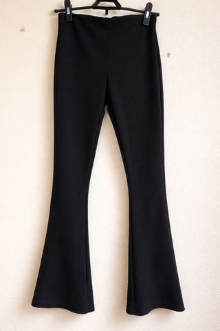 Leggins flare acampanados negros