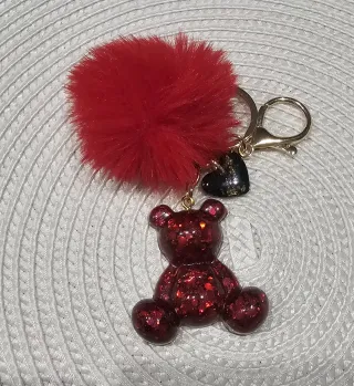 Llavero pompón rojo y figura Mickey