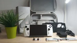 Asus ROG Ally Z1 Extreme, bat 75w y accesorios.