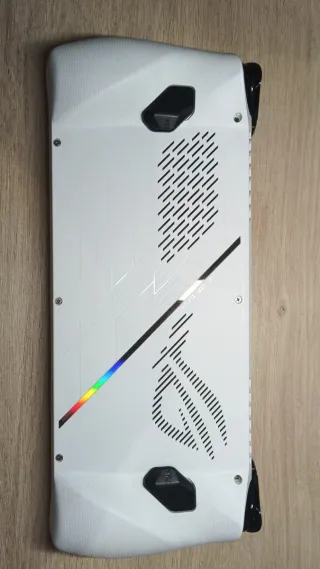 Asus ROG Ally Z1 Extreme, bat 75w y accesorios.