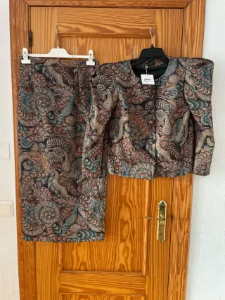 Traje Falda y Chaqueta Blanca Martín Talla 38