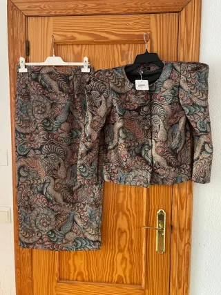 Traje Falda y Chaqueta Blanca Martín Talla 38