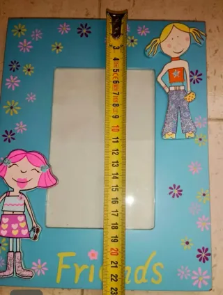 Marco de fotos infantil y juvenil de madera.