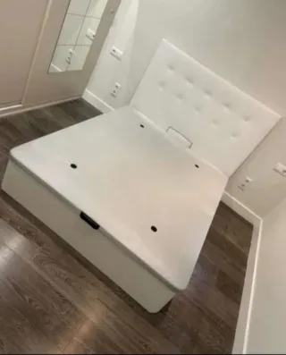 Canapés + bases tapizadas + colchones + cabeceros