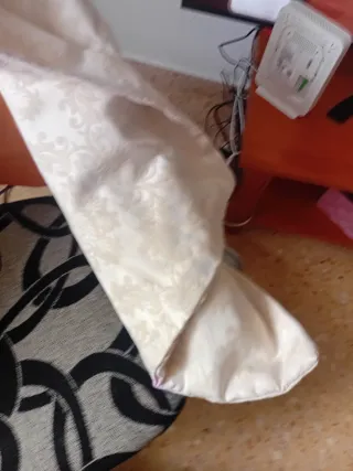 Manton Fallera Niña Beige forrado con borreguito