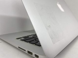 portatil apple apple macbook air core i5 1.6 13 (2015) (a1466)