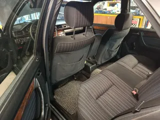 Mercedes-Benz Clase E 1988