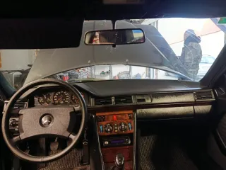 Mercedes-Benz Clase E 1988