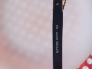 Gafas de sol doradas y marrones