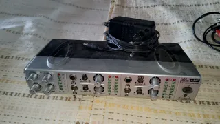 Amplificador Auriculares Behringer Mini AMP 4 Cana