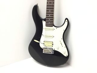 guitarra electrica yamaha pacifica 012