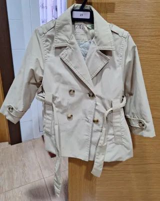 Trench Zara niña beige