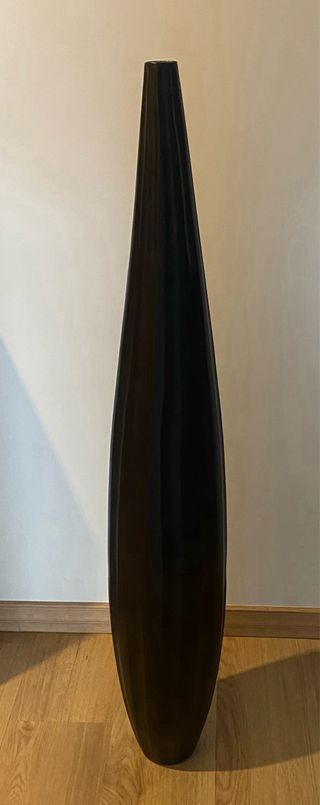 Jarrón alto negro para suelo