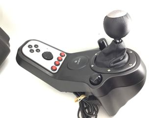 volante pc logitech g27g27 racing wheel + pedal & shift