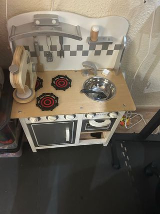 Cocinita de madera para niños