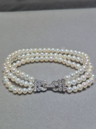 Pulsera de perlas blancas 3 vueltas cierre plata