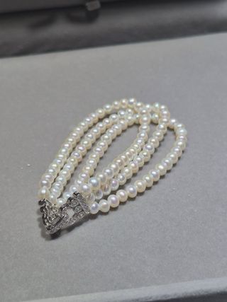 Pulsera de perlas blancas 3 vueltas cierre plata