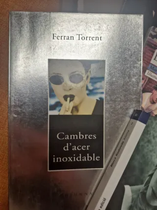 Colección de libros en valenciano