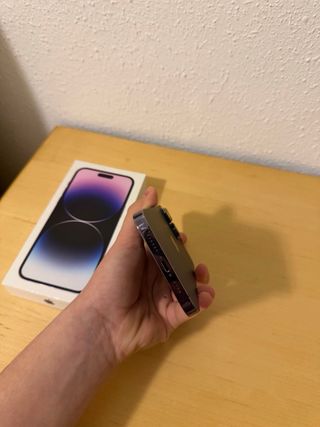 iPhone 14 Pro Max Morado