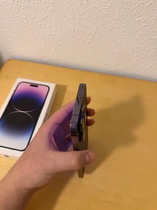 iPhone 14 Pro Max Morado