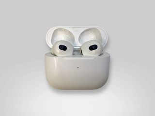 in-ear apple airpods 3 gen